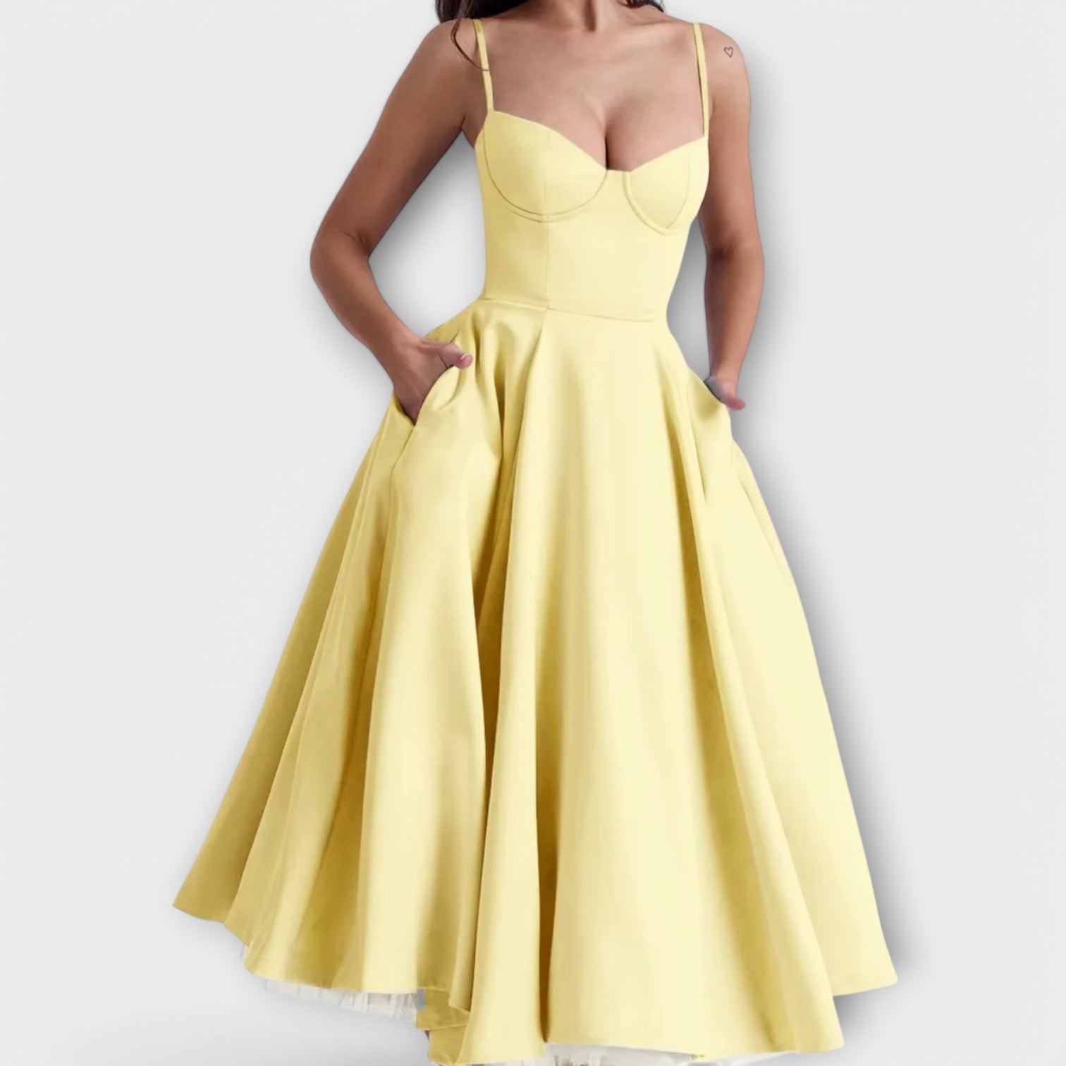 Mélie – Robe d'été légère avec détail de nouage