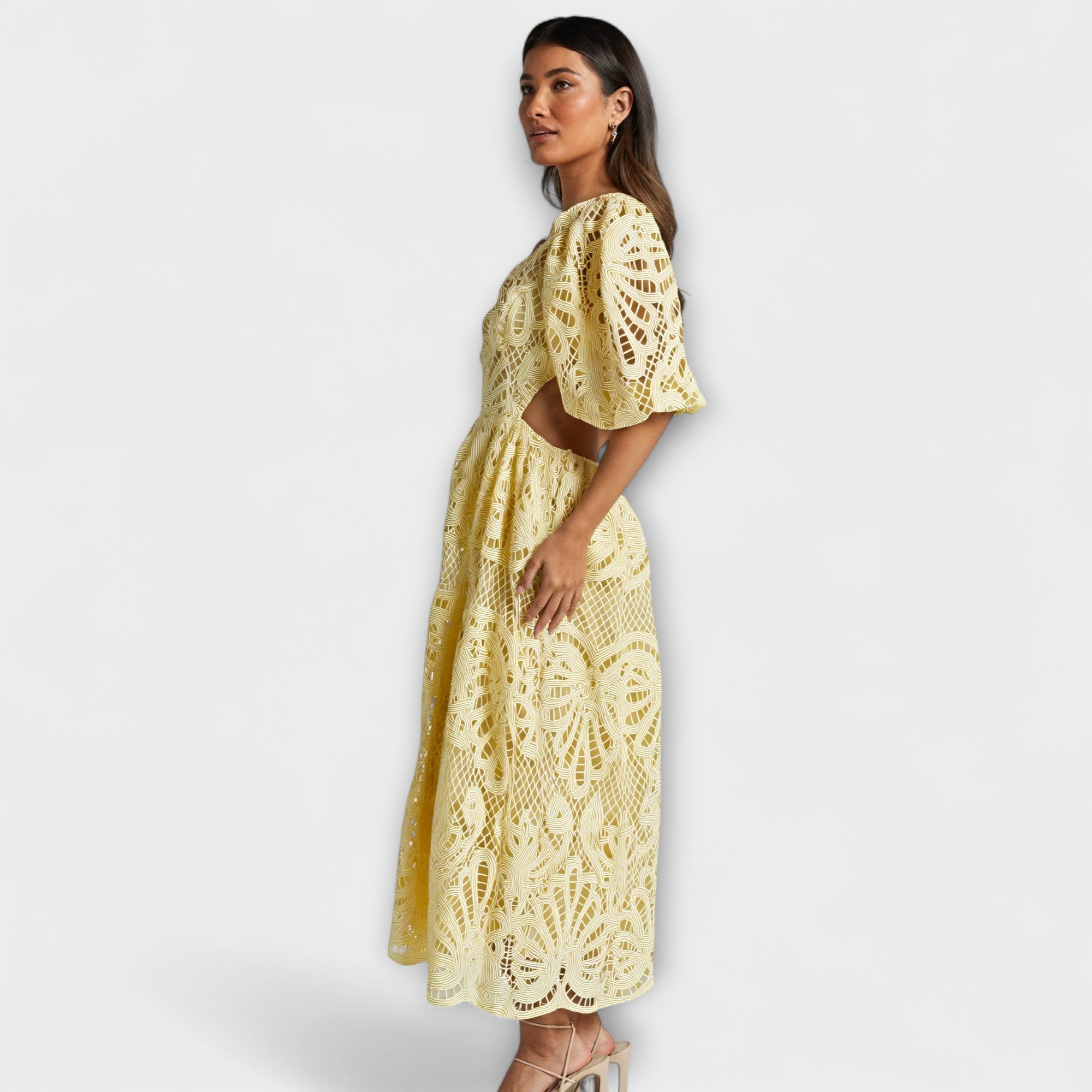 Robe élégante avec des détails délicats
