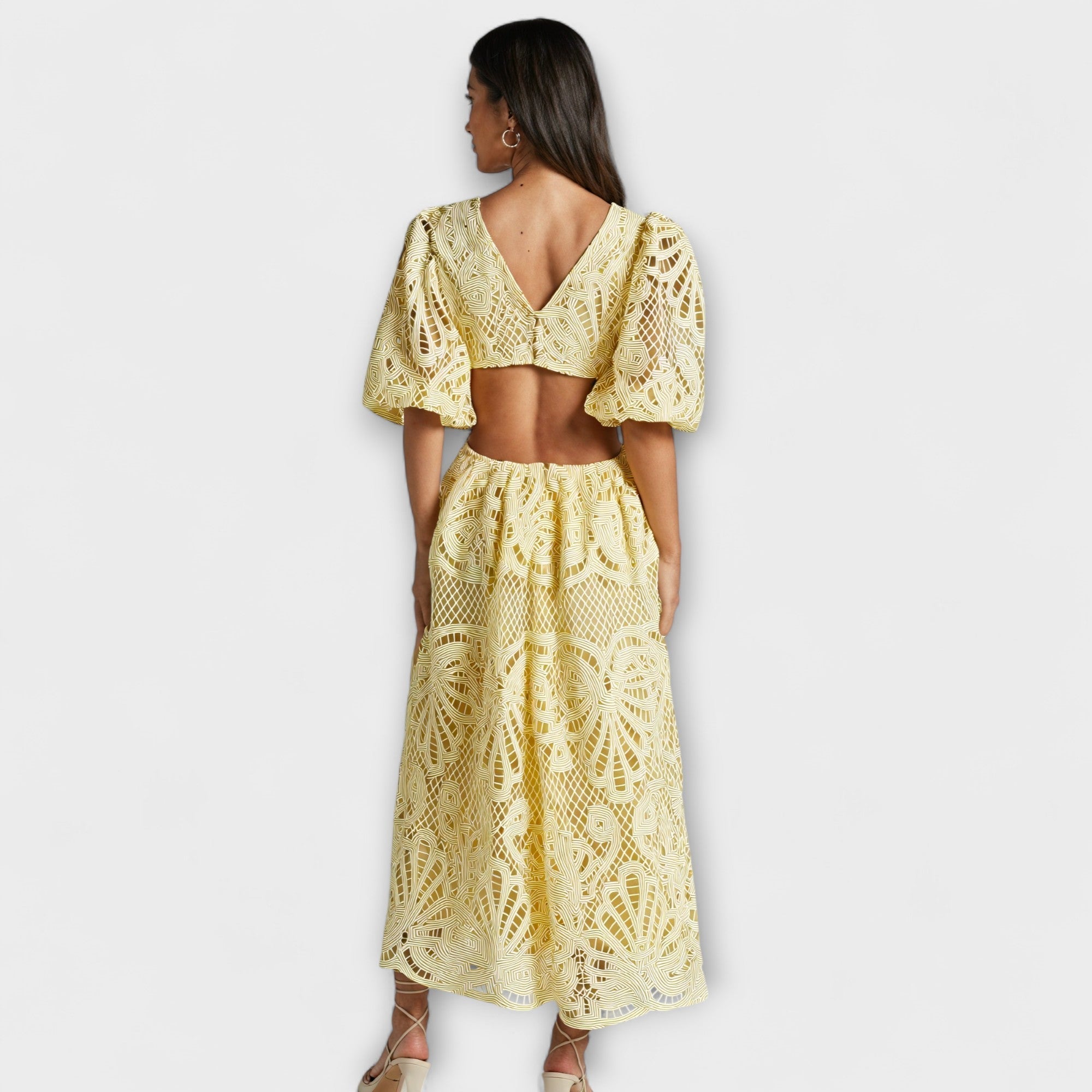 Robe élégante avec des détails délicats