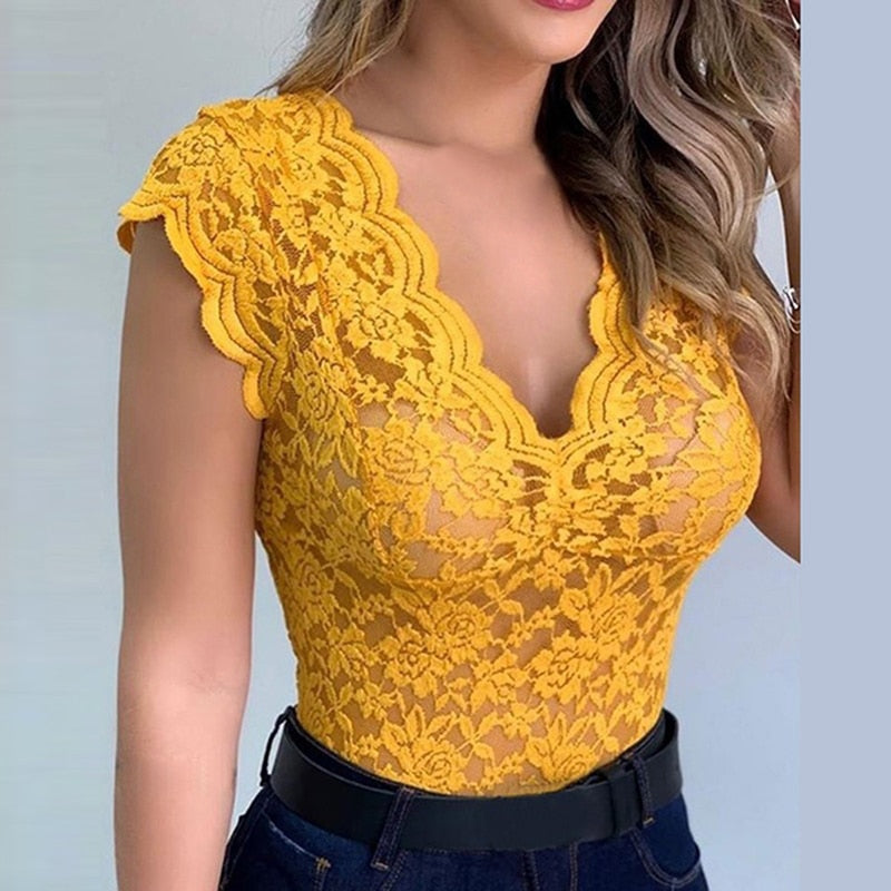 Top Kanten – Élégant Haut à Décolleté en V avec Motif Floral