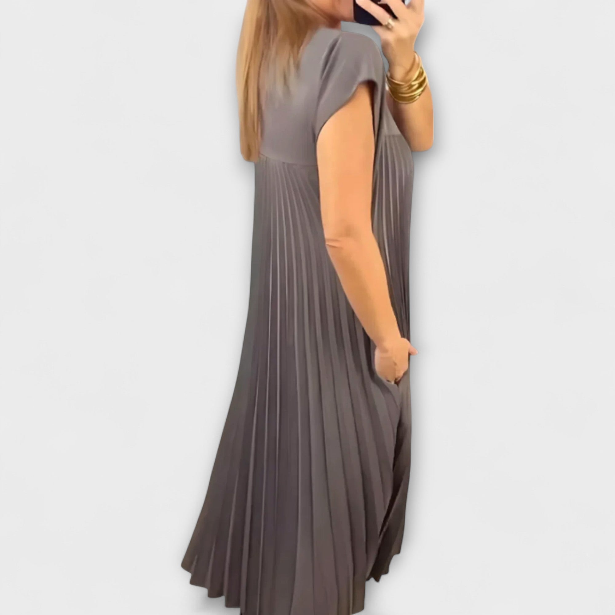 Zairelle – Robe Plissée Élégante