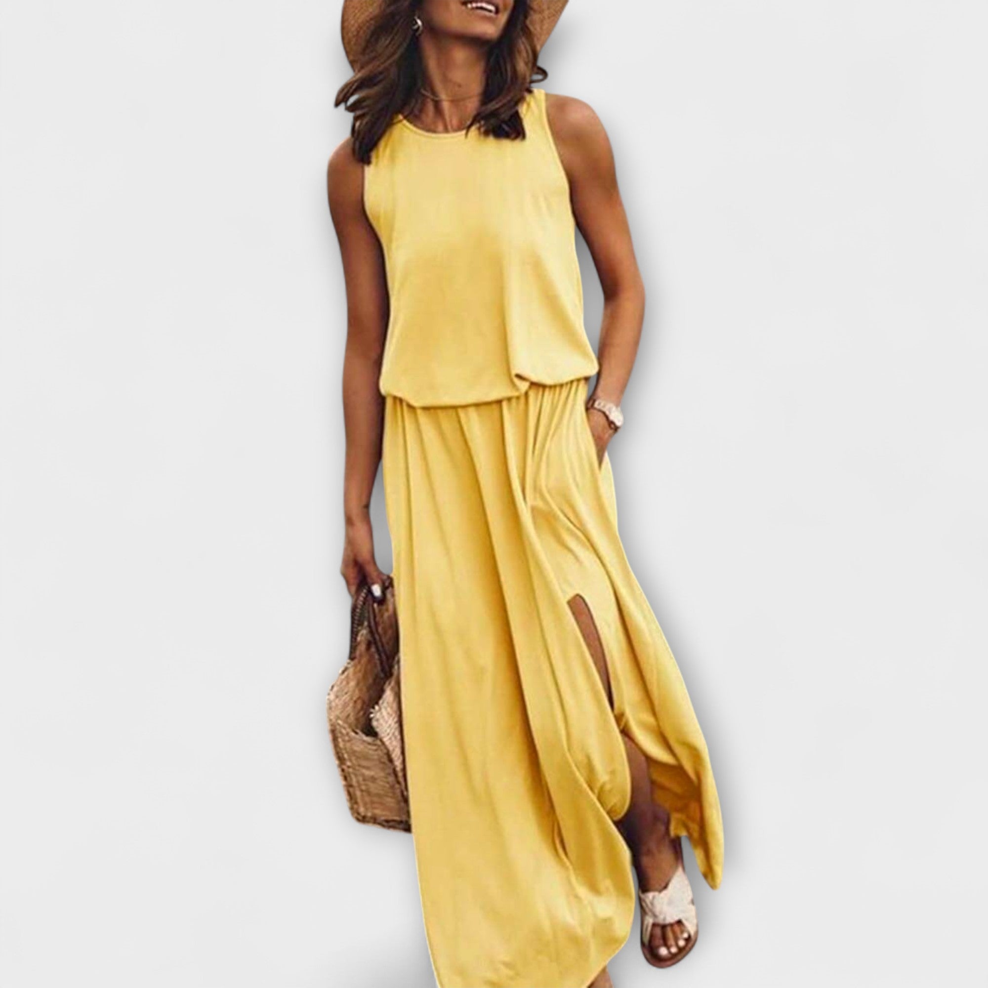 Robe ample, sans manches, à encolure ronde et fente