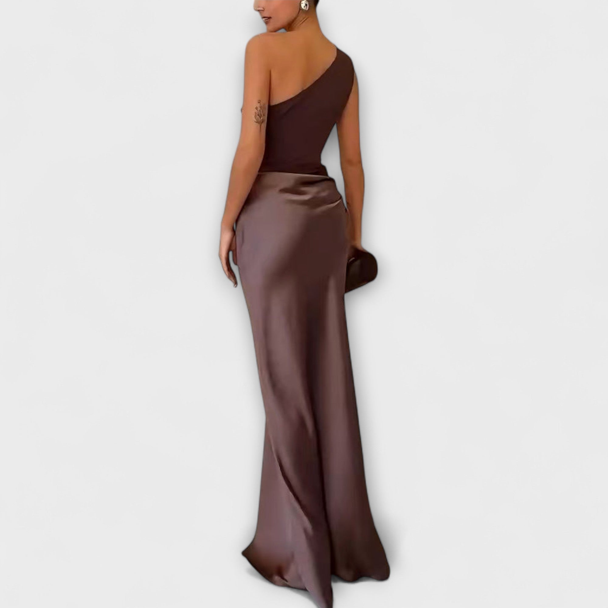 Robe Maxi Élégante à Épaule Dénudée