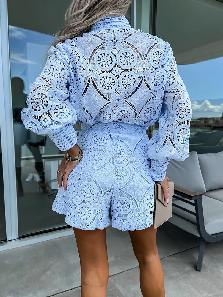 Ensemble Éternelle | Blouse dentelle, pantalon élégant