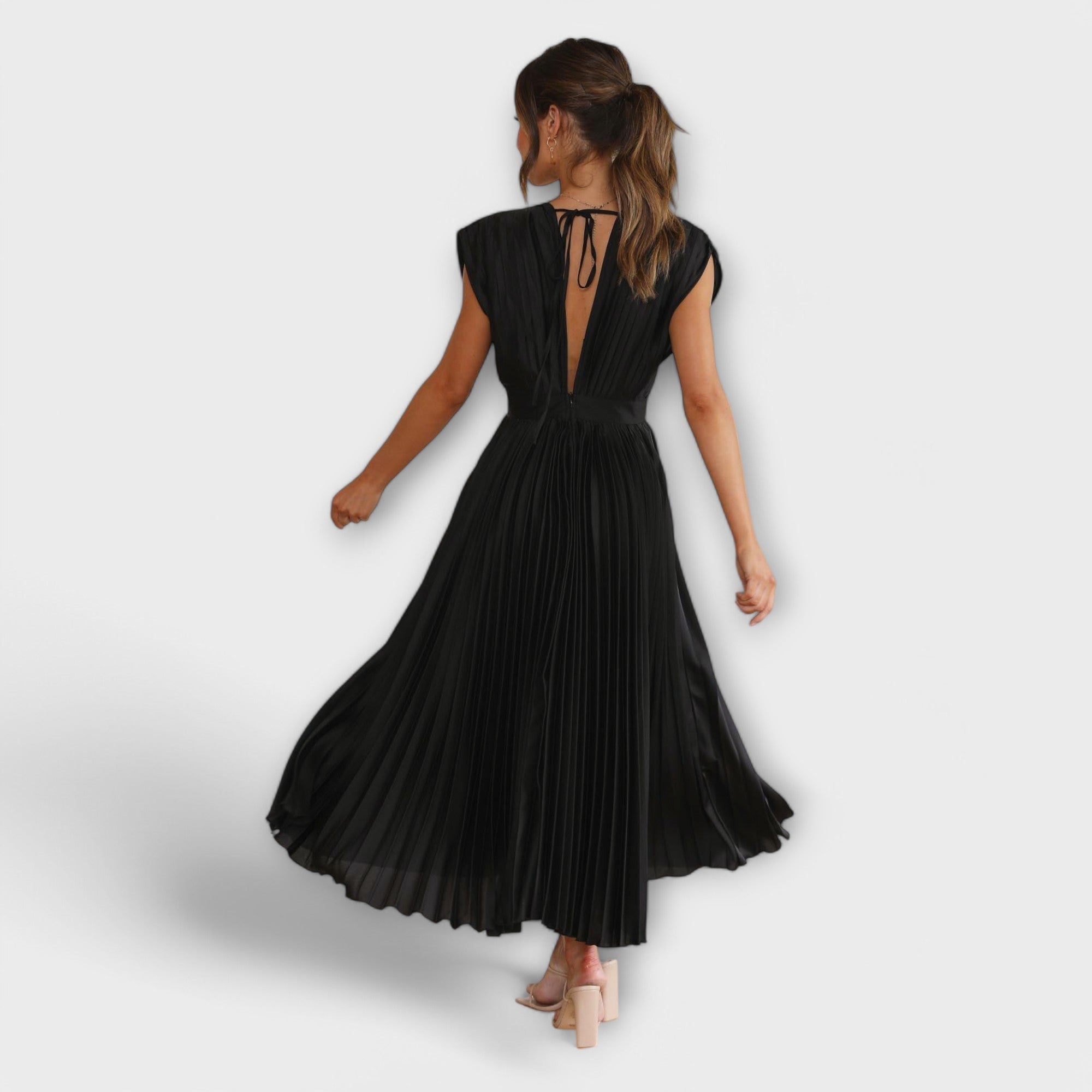 Maria - Robe Plissée Stylisée