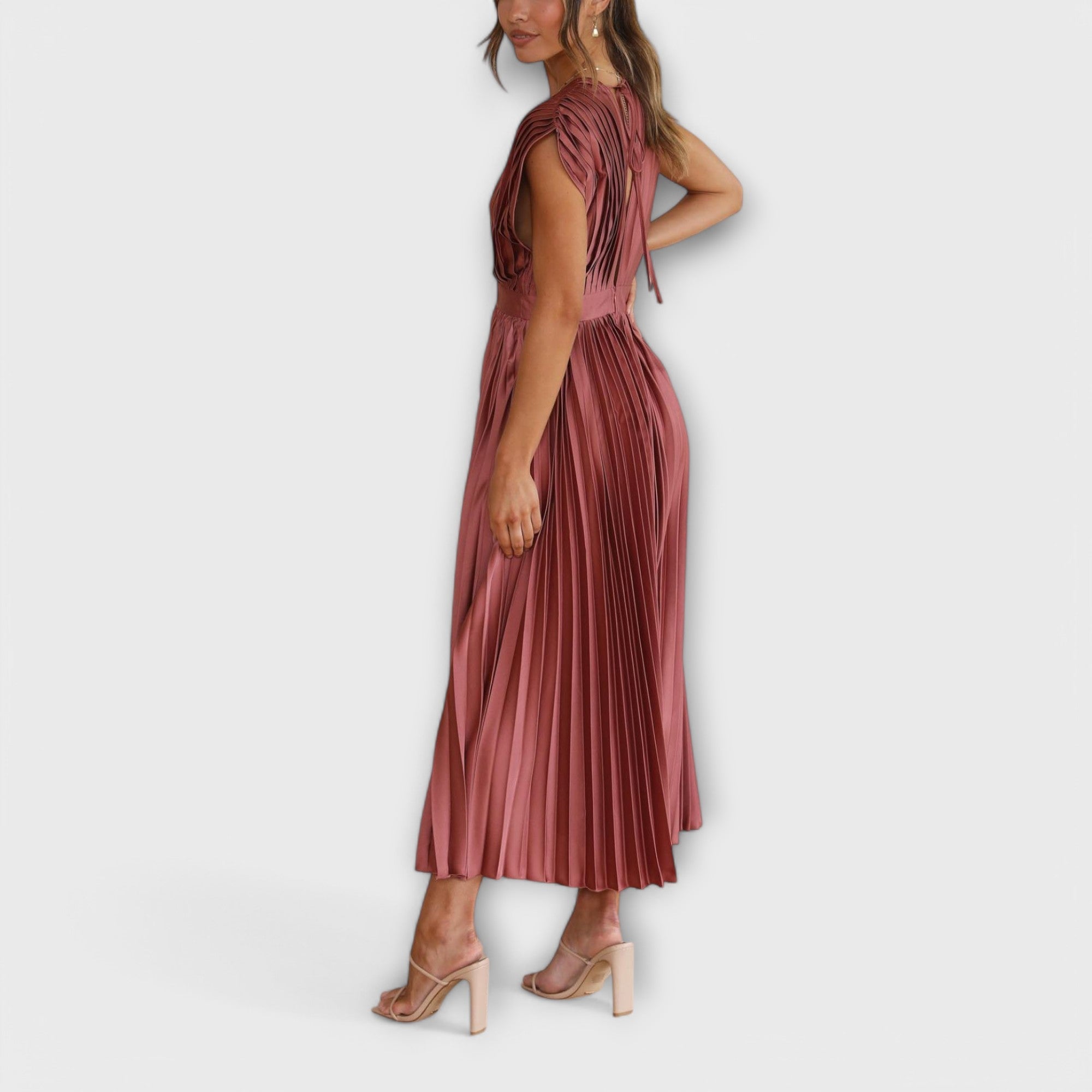 Maria - Robe Plissée Stylisée