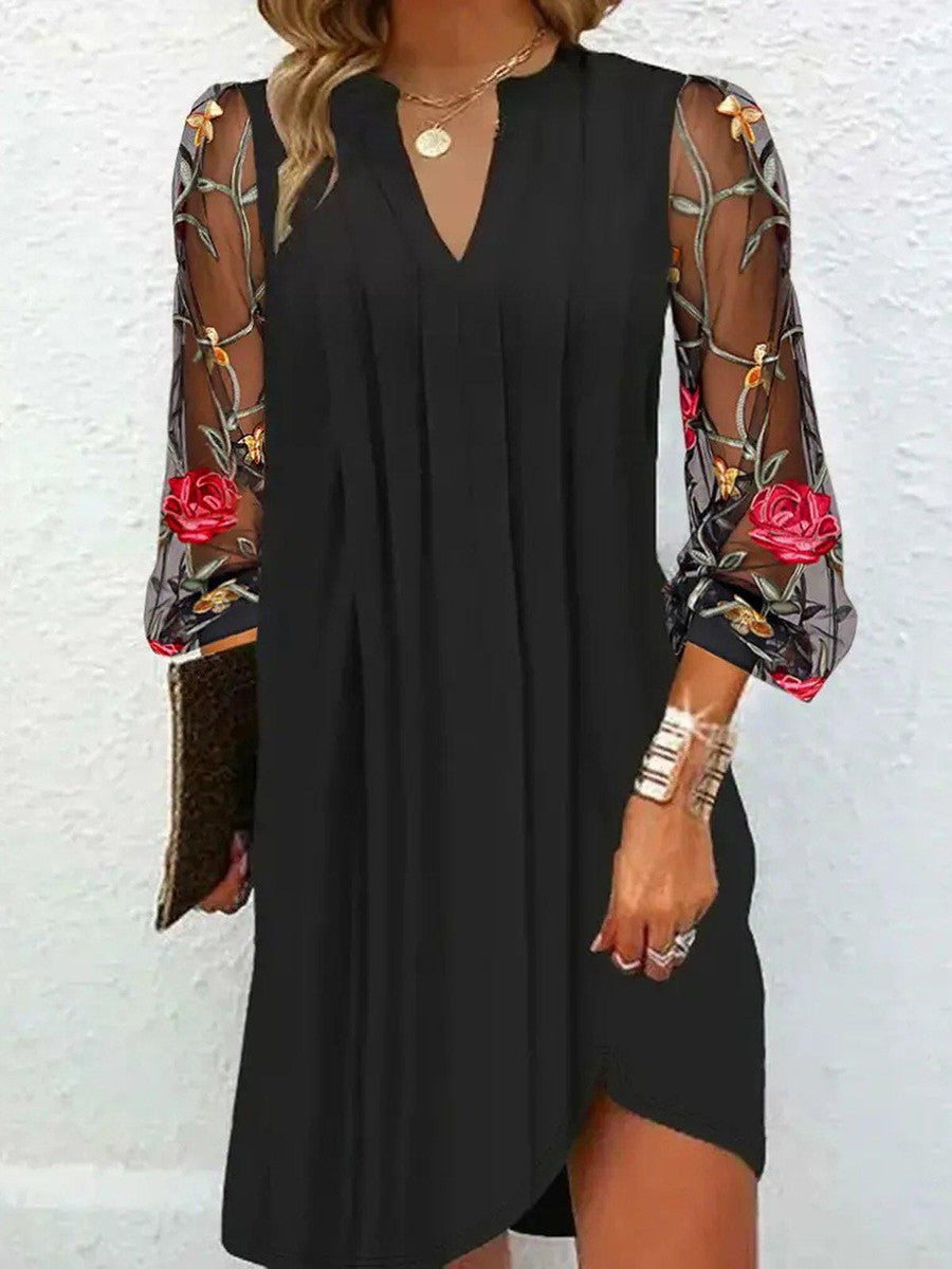 Alina  | Robe Mini Élégante avec Décolleté en V et Manches Transparentes
