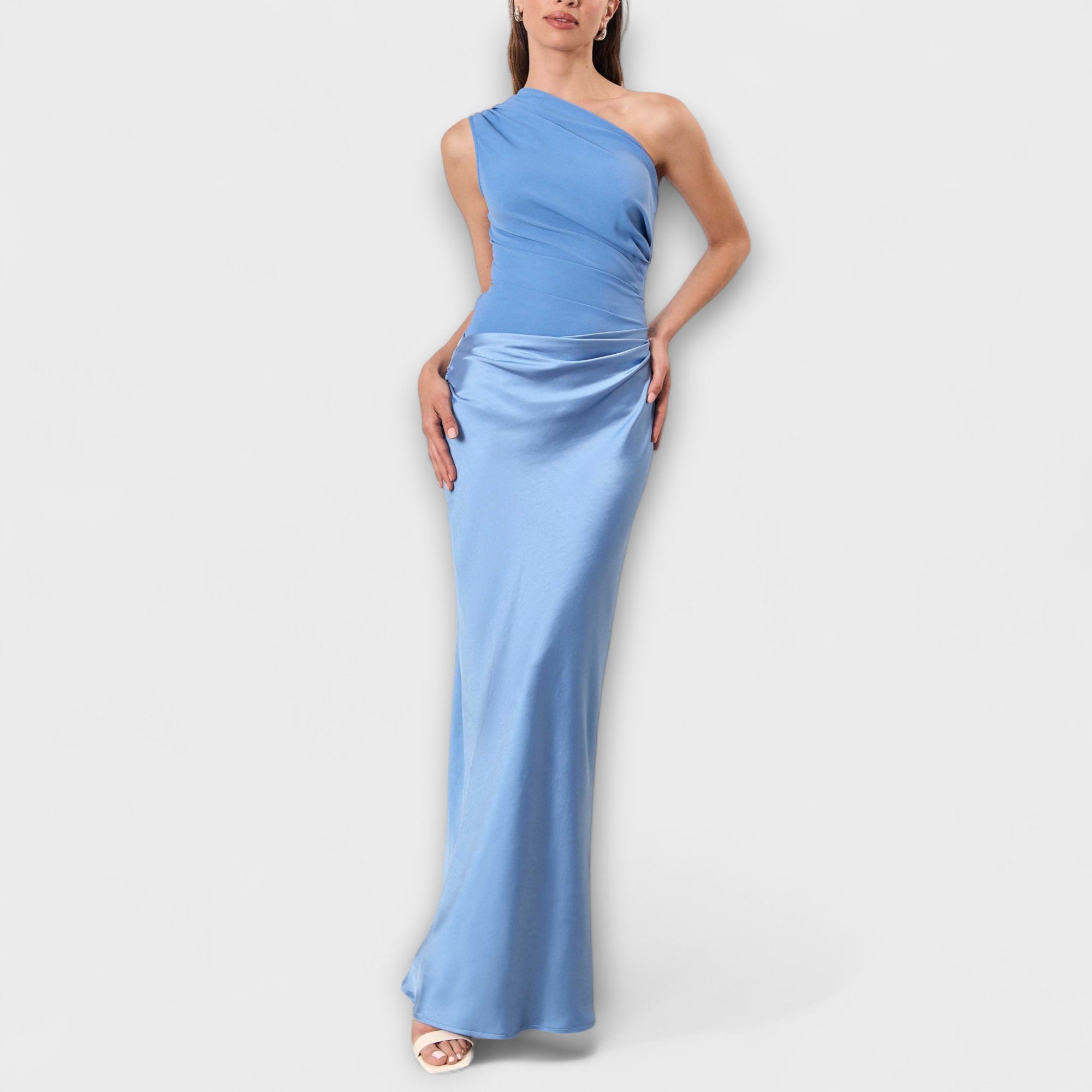 Robe Maxi Élégante à Épaule Dénudée