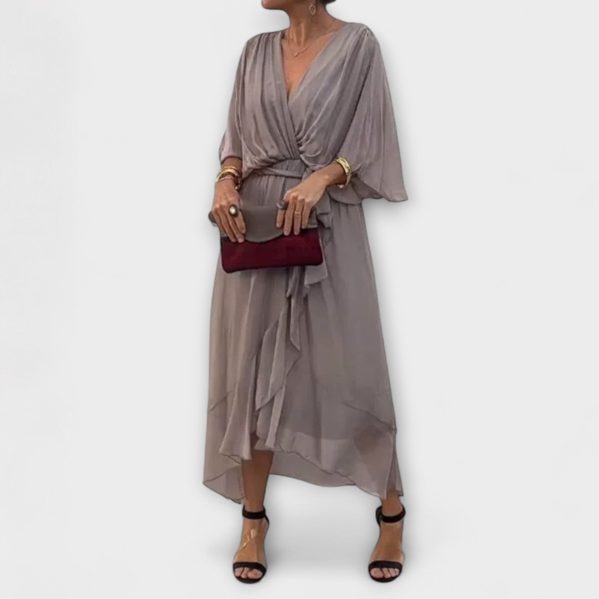 Amoura - Robe en chiffon avec décolleté en V
